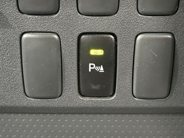 【コーナーセンサー】バンパーに付いたセンサーが障害物を検知!一定の距離に近づくとアラートで教えてくれます♪狭い駐車スペースや車庫入れ時も安心ですね☆