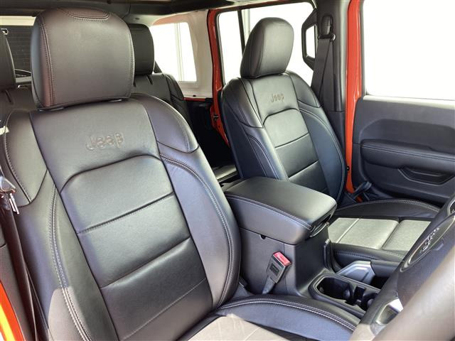 ラングラーアンリミテッド サハラ ローンチエディション 4WD