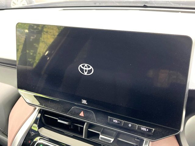 【12.3インチワイドナビ】高級感とインパクトのある大型ワイドナビを装備。各種オーディオ操作はもちろん、横長ワイド画面でのマップ2分割表示など、利便性も高いナビです♪