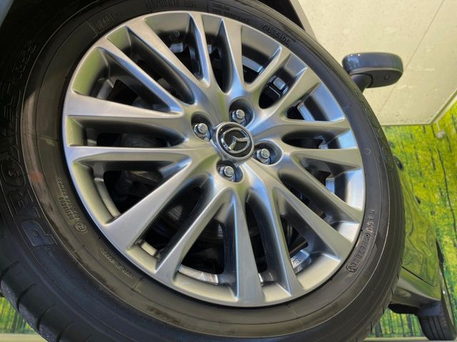 �y����16�C���`�A���~�z�C�[���z�O�ςɃ}�b�`���������A���~�z�C�[���𑕒����Ă���܂��B�e��ЊO�A���~�z�C�[����A�X�^�b�h���X�^�C�����戵�����Ă���܂��B���񂲑��k����������