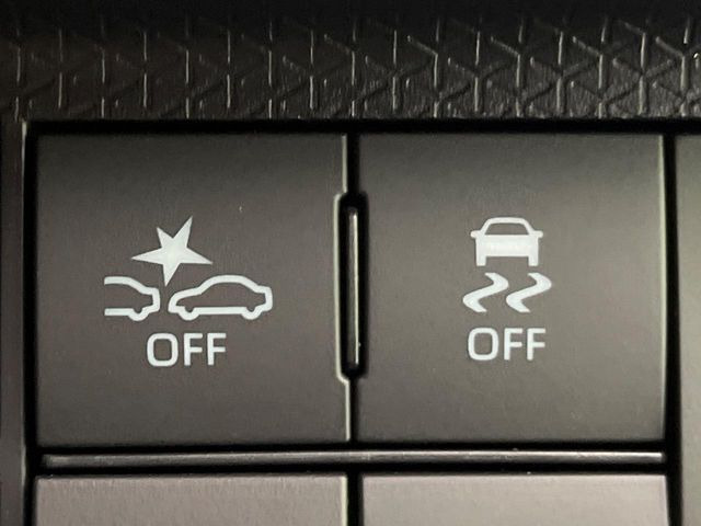 �y�X�}�[�g�A�V�X�g�z���s���ɑO���̎ԗ�����F�����A�Փ˂������Ȏ��͌x��ƃu���[�L�ŏՓˉ���Ɣ�Q�y�����A�V�X�g�B�����S�Ƀh���C�u�����y���݂��������܂��B