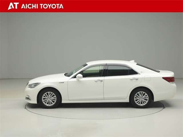 クラウンハイブリッド 2.5 ロイヤルサルーン