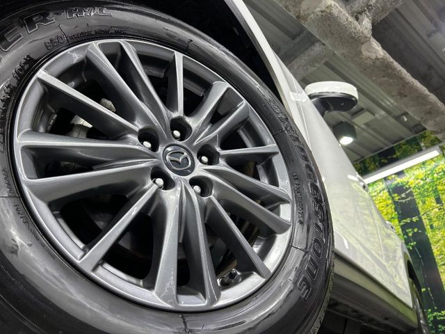 �y����17�C���`�A���~�z�C�[���z�O�ςɃ}�b�`���������A���~�z�C�[���𑕒����Ă���܂��B�e��ЊO�A���~�z�C�[����A�X�^�b�h���X�^�C�����戵�����Ă���܂��B���񂲑��k����������