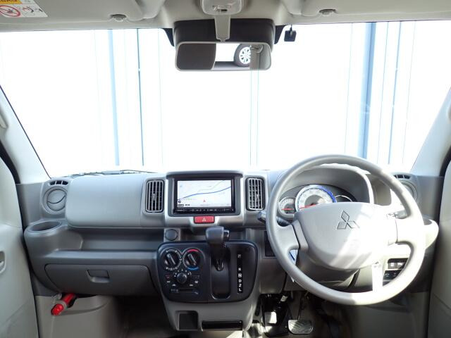 �C���p�l�摜�ɂȂ�܂��B�ԓ��͐��Ǝ҂ɂĎ����N���[�j���O�{�H�ς݂Ȃ̂ŁA��ϐ����ł��B