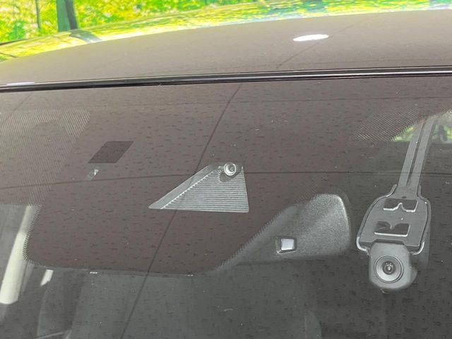 �yi-ACTIVESENSE�z���s���ɑO���̎ԗ�����F�����A�Փ˂������Ȏ��͌x��ƃu���[�L�ŏՓˉ���Ɣ�Q�y�����A�V�X�g�B�����S�Ƀh���C�u�����y���݂��������܂��B