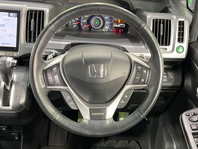 �y�����v�����X�e�A�����O�z�㎿�Ȋv���g�p���邱�ƂŁA��ɂ����������݂ƂĂ��^�]���₷���n���h���ł���