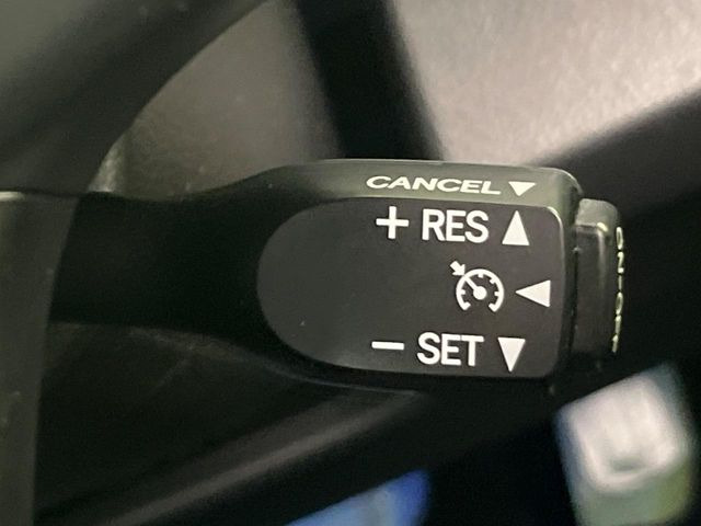 �y�N���[�Y�R���g���[���z�������H�����N���N���s�B�A�N�Z���𗣂��Ă���葬�x�ő��s���ł��A�������^�]���̕��S���y��!�����E�������ȒP�ȃX�C�b�`����Œ����ł��܂��B