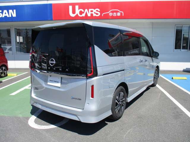 セレナ1.4 e-POWER ハイウェイスターV