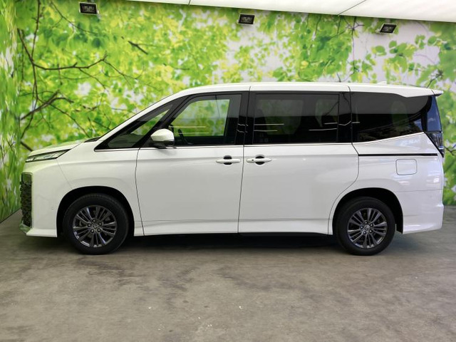 ヴォクシー1.8 ハイブリッド S-Z E-Four 4WD