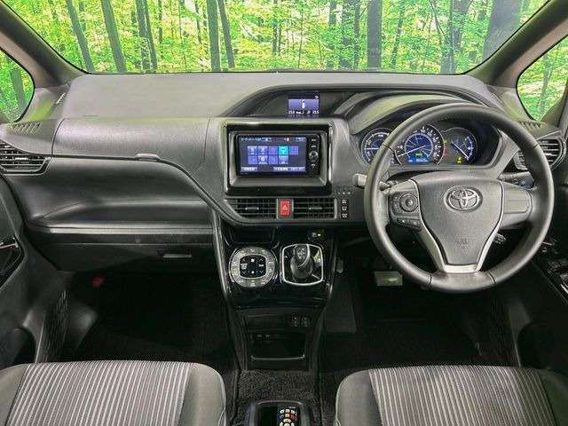 ヴォクシー1.8 ハイブリッド ZS