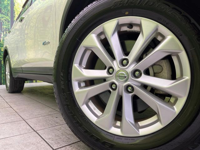 �y����17�C���`�A���~�z�C�[���z�O�ςɃ}�b�`���������A���~�z�C�[���𑕒����Ă���܂��B�e��ЊO�A���~�z�C�[����A�X�^�b�h���X�^�C�����戵�����Ă���܂��B���񂲑��k����������