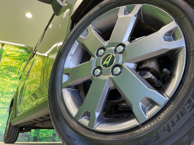 �y��15�C���`�A���~�z�C�[���z�O�ςɃ}�b�`���������A���~�z�C�[���𑕒����Ă���܂��B�e��ЊO�A���~�z�C�[����A�X�^�b�h���X�^�C�����戵�����Ă���܂��B���񂲑��k����������
