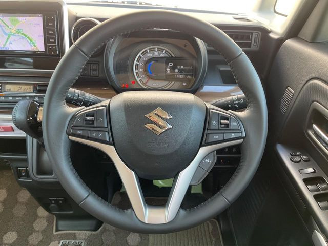 �y�����v�����X�e�A�����O�z�㎿�Ȋv���g�p���邱�ƂŁA��ɂ����������݂ƂĂ��^�]���₷���n���h���ł���