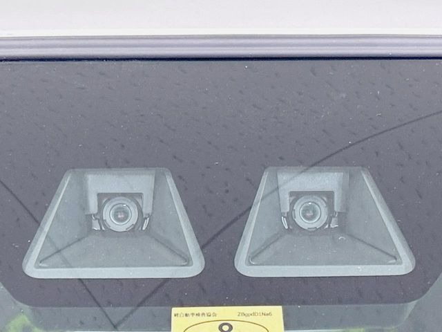 �y�X�}�[�g�A�V�X�g�z���s���ɑO���̎ԗ�����F�����A�Փ˂������Ȏ��͌x��ƃu���[�L�ŏՓˉ���Ɣ�Q�y�����A�V�X�g�B�����S�Ƀh���C�u�����y���݂��������܂��B