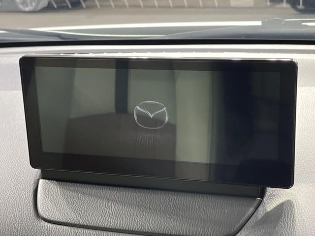 �y8.8�C���`�}�c�_�R�l�N�g�z�ԓ��̕��͋C�Ƀ}�b�`������^�̃f�B�X�v���C�B�X�}�z�ڑ��ł̃i�r�g�p��Bluetooth�Đ����A�l�X�ȋ@�\���y���߂܂��B�����I�ȃ_�C�������삪�\�ŁA�g��������ǍD�ł��B