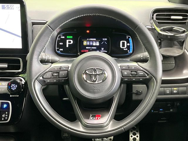 �y�����v�����X�e�A�����O�z�㎿�Ȋv���g�p���邱�ƂŁA��ɂ����������݂ƂĂ��^�]���₷���n���h���ł���