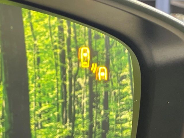 �y�u���C���h�X�|�b�g���j�^�����O�z���s���A�h�A�~���[�̎��p�ɂȂ�₷���ӏ��Ɍ㑱�Ԃ��ڋ߂���ƃT�C�h�~���[�t�߂Ɍx����\���A�h���C�o�[�ɒ��ӊ��N�����Ă���܂��B