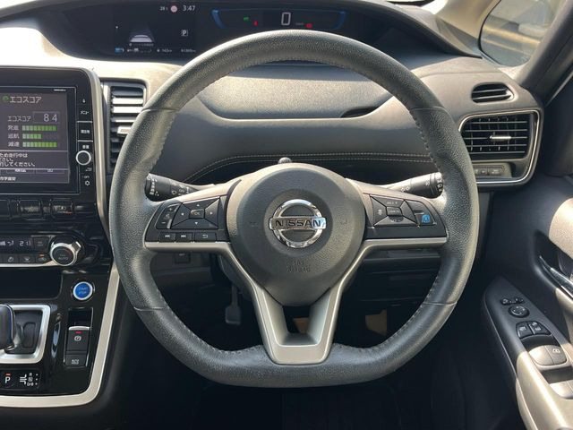 �y�����v�����X�e�A�����O�z�㎿�Ȋv���g�p���邱�ƂŁA��ɂ����������݂ƂĂ��^�]���₷���n���h���ł���