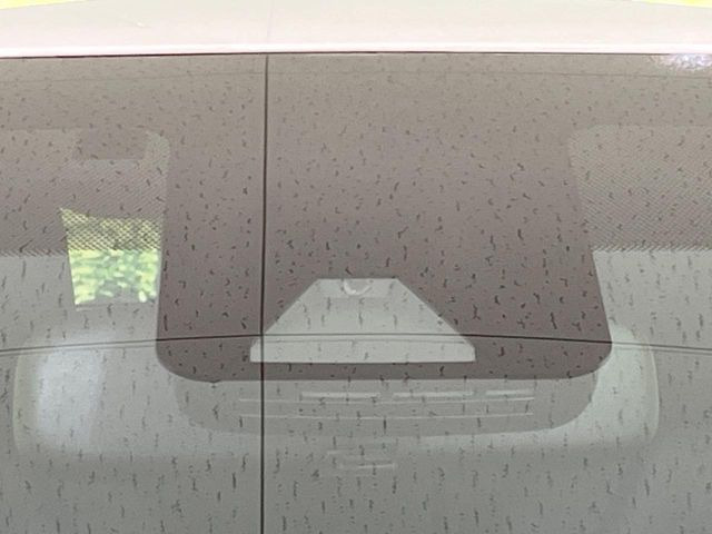 �y�g���^�Z�[�t�e�B�Z���X�z���s���ɑO���̎ԗ�����F�����A�Փ˂������Ȏ��͌x��ƃu���[�L�ŏՓˉ���Ɣ�Q�y�����A�V�X�g�B�����S�Ƀh���C�u�����y���݂��������܂��B