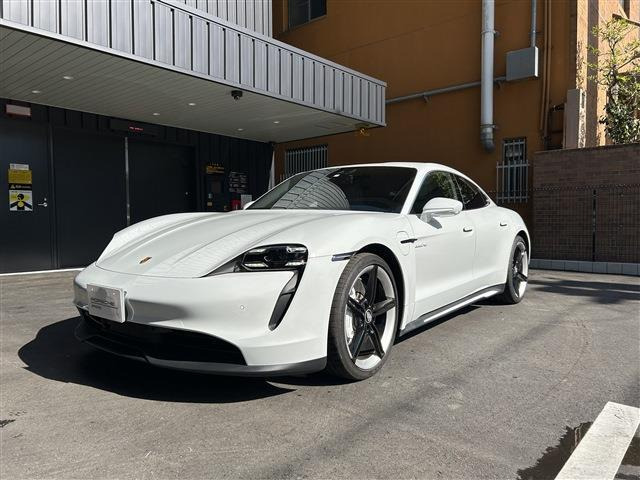 タイカン4S パフォーマンスバッテリー 4+1シート 4WD