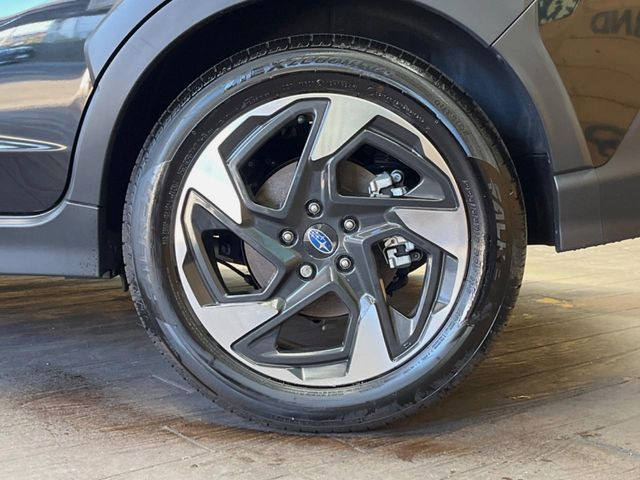 【純正18インチアルミホイール】外観にマッチした純正アルミホイールを装着しております。各種社外アルミホイールや、スタッドレスタイヤも取扱いしております。是非ご相談ください♪