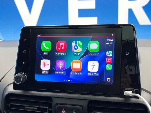 ��Apple Car Play:�X�}�z�Ƃ̗L���ڑ��ŁA�i�r�E�I�[�f�B�I�Đ��ȂǃX�}�z�̃A�v���@�\����ʂł��g����֗��@�\�ł�!