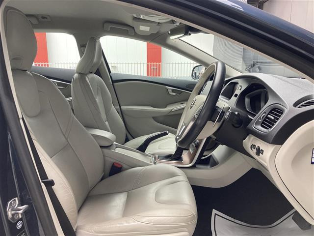 V40D4 インスクリプション ディーゼル