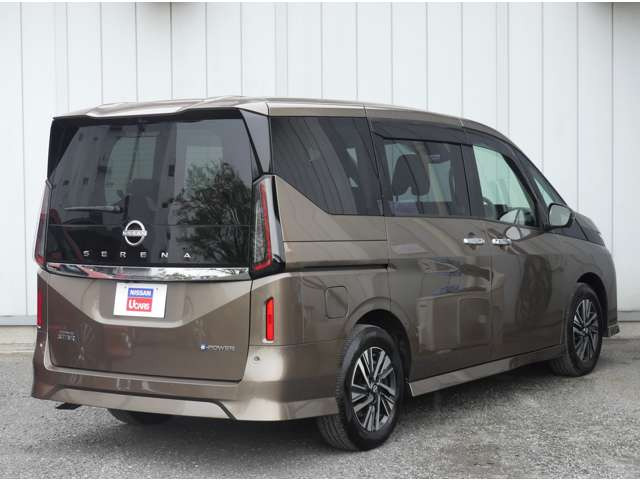 セレナ1.4 e-POWER ハイウェイスターV