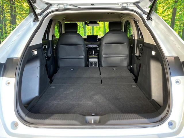 ���i�̂���������ʋ΁A���}���ɏ\���ȉ׎��X�y�[�X���m�ۂ��Ă���܂��B�Z�J���h�V�[�g��|���ƁA�傫�ȉו��̐ύڂ��\�ł���