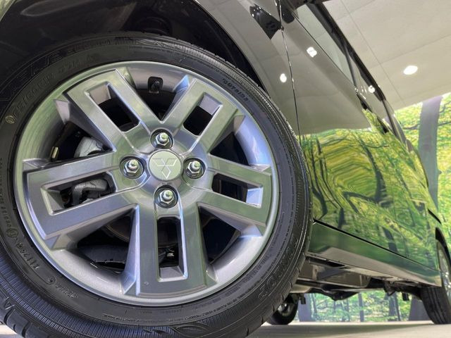 【純正15インチアルミホイール】外観にマッチした純正アルミホイールを装着しております。各種社外アルミホイールや、スタッドレスタイヤも取扱いしております。是非ご相談ください♪