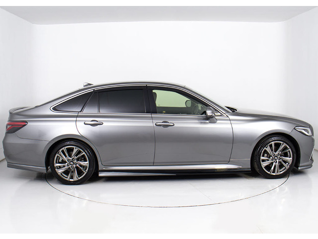 フルエアロが装着されています!お好みはいかがですか?今付いているデザイン以外にも、各ブランドのエアロを格安にてお取付け出来ます!又、エアロを外してノーマル状態にする事も出来ます!!