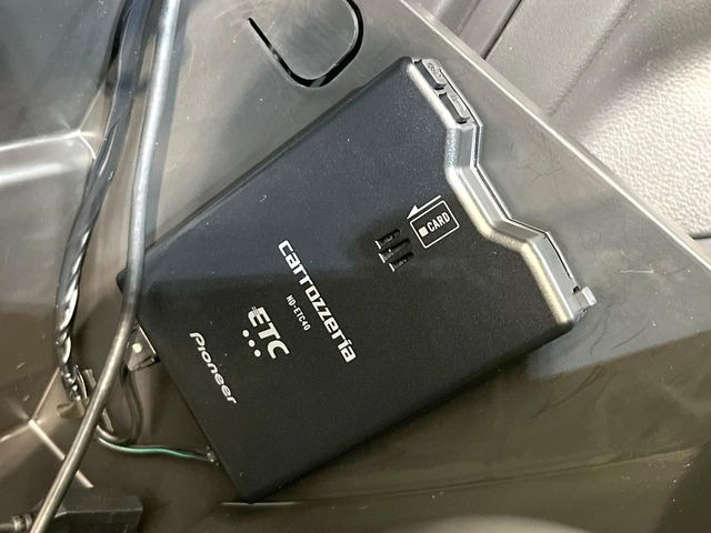 【ETC】高速道路の料金所をストレスなく通過!話題のスポットやサービスエリアに多い「スマートIC」利用時は必須のアイテムです。当店でセットアップを実施、ご納車当日からすぐにご利用いただけます!