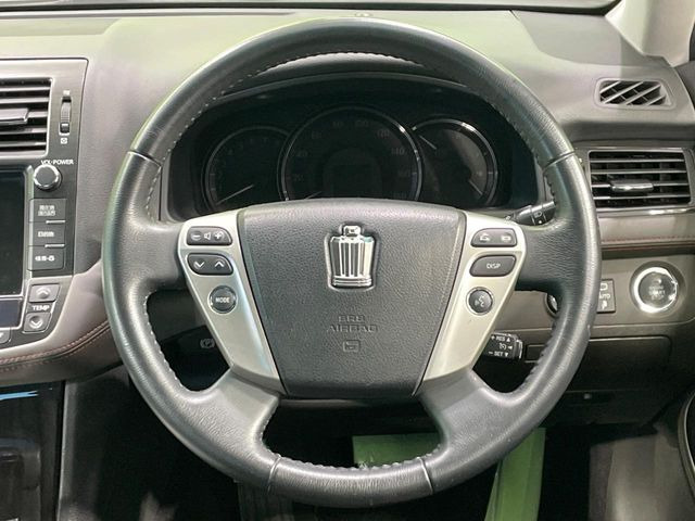 �y�����v�����X�e�A�����O�z�㎿�Ȋv���g�p���邱�ƂŁA��ɂ����������݂ƂĂ��^�]���₷���n���h���ł���