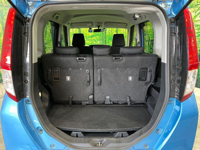 普段のお買い物や通勤、送迎等に十分な荷室スペースを確保しております。セカンドシートを倒すと、大きな荷物の積載も可能です♪