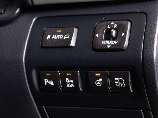 クリアランスソナーやBSMなどの安全装備や運転補助機能も充実!