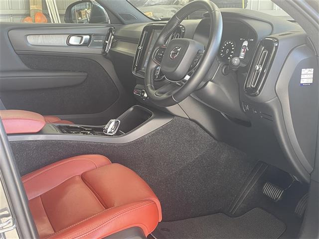 XC40T4 AWD インスクリプション 4WD