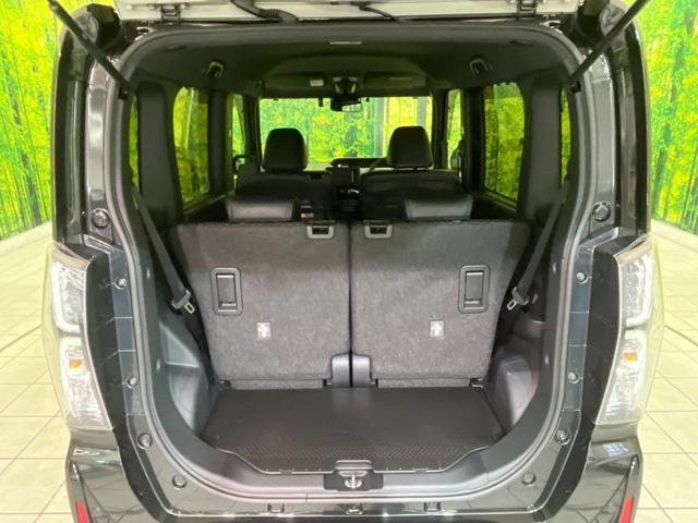 ���i�̂���������ʋ΁A���}���ɏ\���ȉ׎��X�y�[�X���m�ۂ��Ă���܂��B�Z�J���h�V�[�g��|���ƁA�傫�ȉו��̐ύڂ��\�ł���