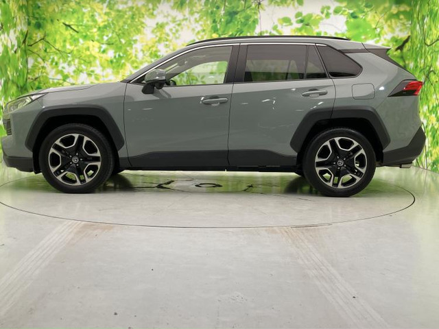 RAV42.0 アドベンチャー 4WD