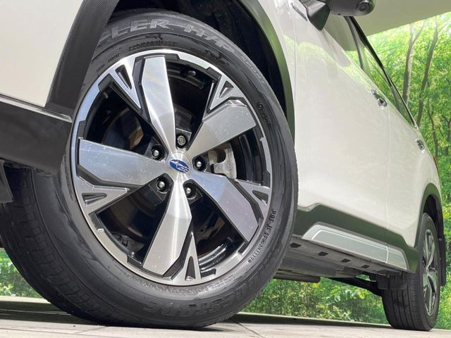 �y����18�C���`�A���~�z�C�[���z�O�ςɃ}�b�`���������A���~�z�C�[���𑕒����Ă���܂��B�e��ЊO�A���~�z�C�[����A�X�^�b�h���X�^�C�����戵�����Ă���܂��B���񂲑��k����������
