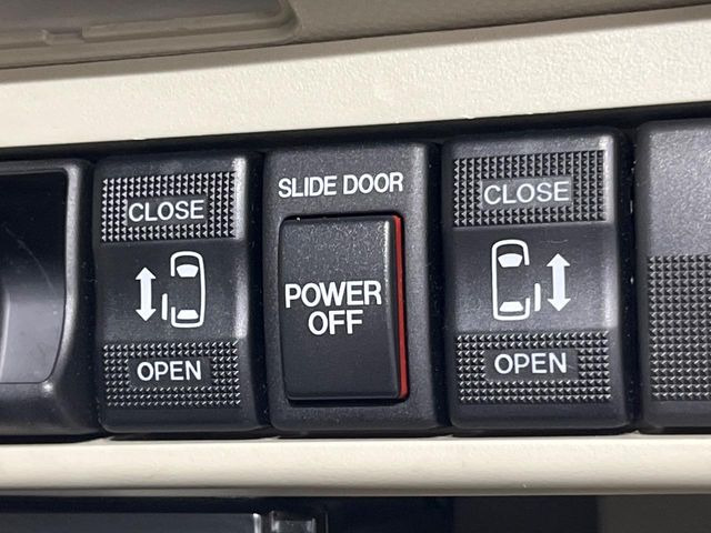 �y�����p���[�X���C�h�h�A�z�X�}�[�g�L�[��^�]�Ȃ̃X�C�b�`�Ō�ȗ����X���C�h�h�A�̊J���\���d��������͂����ăh�A���J����K�v�������A�����Ȃ��q�l�ł��ȒP�ɊJ���߂ł����K�ł���