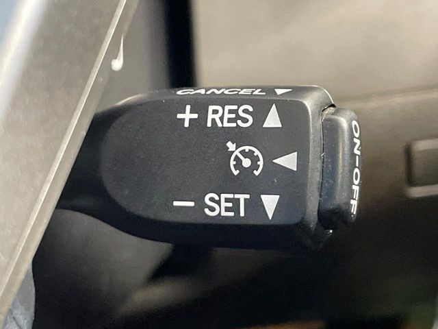 �y�N���[�Y�R���g���[���z�������H�����N���N���s�B�A�N�Z���𗣂��Ă���葬�x�ő��s���ł��A�������^�]���̕��S���y��!�����E�������ȒP�ȃX�C�b�`����Œ����ł��܂��B