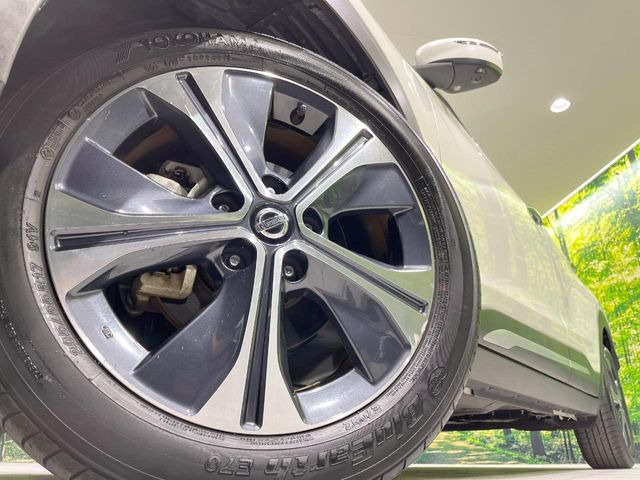 �y���������C���`�A���~�z�C�[���z�O�ςɃ}�b�`���������A���~�z�C�[���𑕒����Ă���܂��B�e��ЊO�A���~�z�C�[����A�X�^�b�h���X�^�C�����戵�����Ă���܂��B���񂲑��k����������