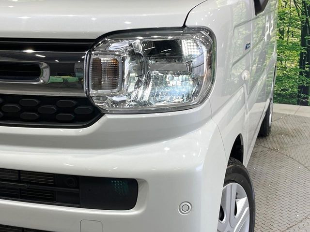 �yLED�w�b�h���C�g�z���V����ԑ��s�����ǍD�Ȏ��E���m�ۂ����S���ĉ^�]�ł��鍂�P�xLED�w�b�h���C�g�𑕔�!�_�����x�������A����d�͂��}�����Ă��܂��B