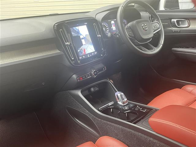 XC40T4 AWD インスクリプション 4WD