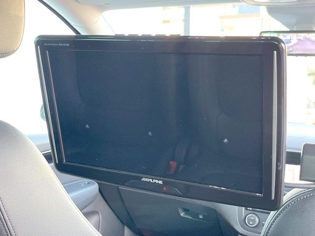 ��ALPINE�����A�G���^�[�e�C�����g�V�X�e��:���ʃ��j�^�[�Ō�Ȃł��G���^�������y���݂��������܂��B�Ƒ���F�l�Ƃ��o��������@��������ɑ�l�C�ł���