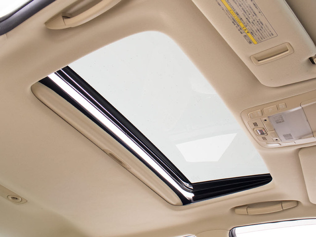 �֓��ő勉�N���E�����X!�l�C�̃N���E���������!�Ԏ�ꑮ�X�^�b�t�����o�}��!�F�X���ʓ|�������A���̏�ł�������̎ԗ����r�ł��܂�!�O���[�h�⑕���̓����ȂǁA�����R�ɂ�����������!