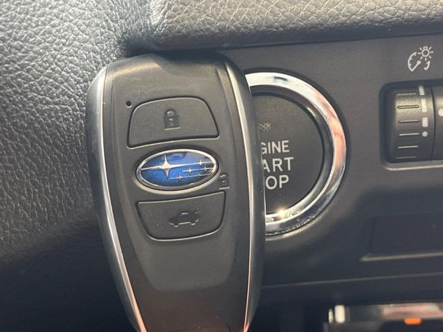 【アクセスキー&プッシュスタート】カバンやポケットに入れたままでもドアの施錠・解錠が可能なスマートキーを装備。エンジンのオン・オフ時もカギを取り出す必要が無く、ボタンをプッシュするだけでOK♪