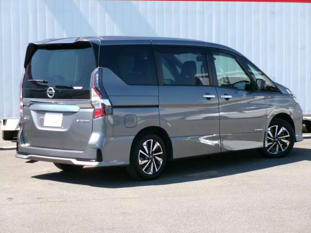 セレナ1.2 e-POWER ハイウェイスターV