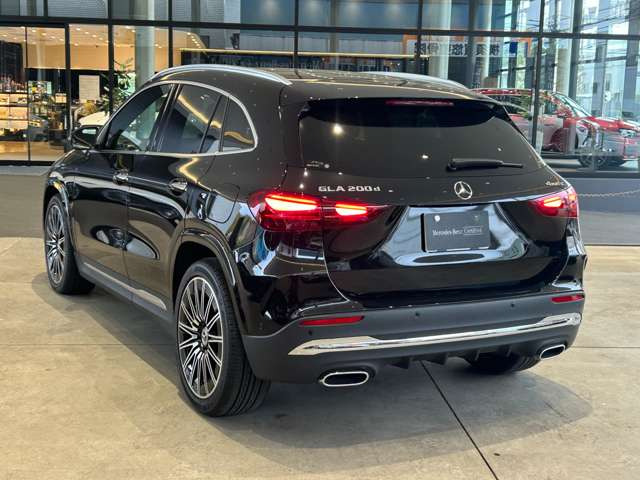 GLAクラスGLA200d 4マチック AMGラインパッケージ 4WD