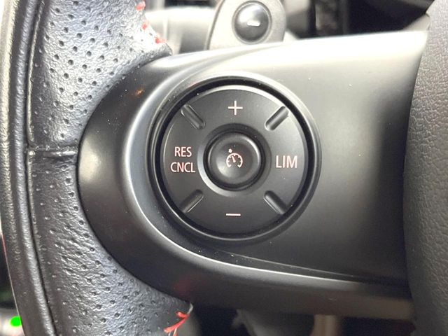 ���I�[�g�N���[�Y�R���g���[��:�������H�⎩���Ԑ�p���H���ɂāA�葬���q���\�ƂȂ�֗��ȋ@�\�ł��B�������ړ��̍ۂł����ɂ����֗��ɂ��g�����������܂���